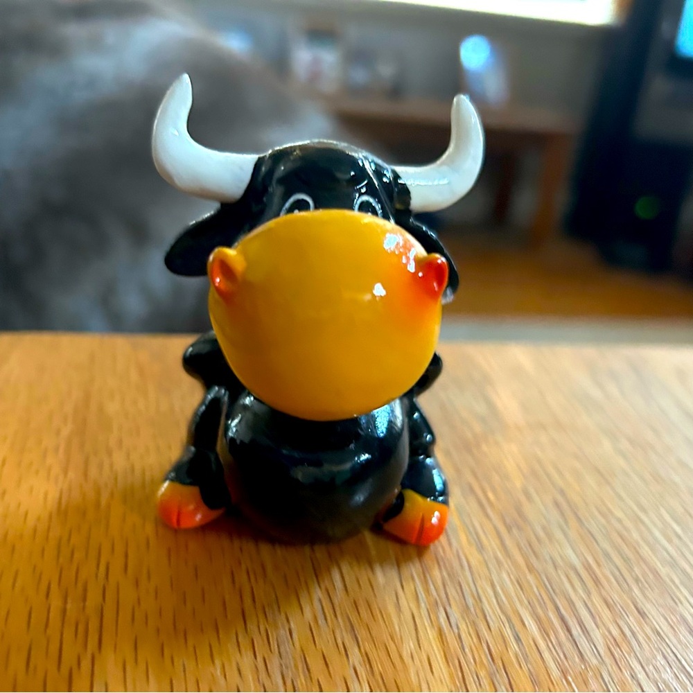 Bull Resin Figure - Super cute and lovely details - great decorative collectable